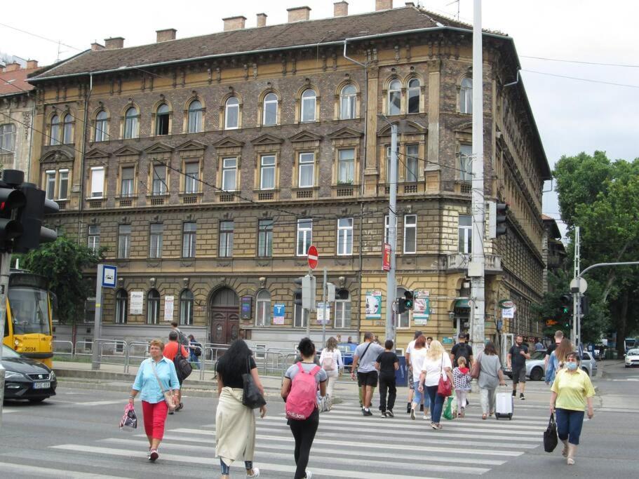 Lavender Apartment Near Heroes' Square & Puskas Stadium Budapest Kültér fotó